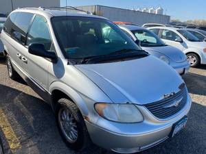 2001 Chrysler Town & Country Limited