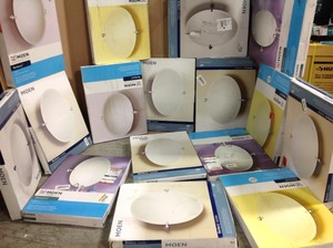 lot 24 image: Pallet with Moen Mirrors see pictures customer returns
