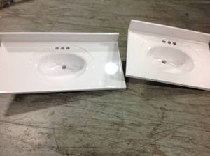 lot 32 image: Pallet with 2 bathroom sinks review pictures