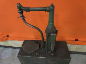 lot 9 image: Oil Tank & Pump