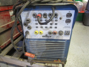 lot 10 image: Miller GeneratorWelder