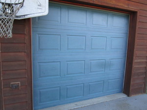 lot 6 image: (3) Garage Doors (2) Openers