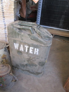 lot 60 image: Vintage Items