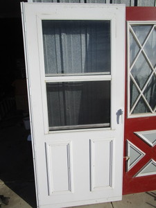 lot 61 image: (2) Exterior Doors (1) Screen Door