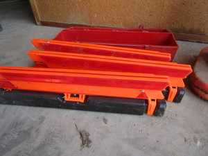 lot 63 image: Emergency Flashing Lights & Safety Cones