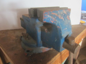 Workbench vise, 6 jaws...