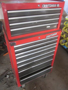 Red Craftsman tool chest, 22Wx18D...