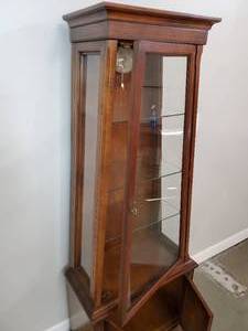 lot 2 image: Petite Curio Cabinet