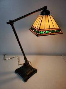 lot 16 image: Stain Glass Adjustable Desk Lamp