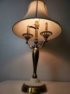 lot 18 image: Lenox Brass Table Lamp