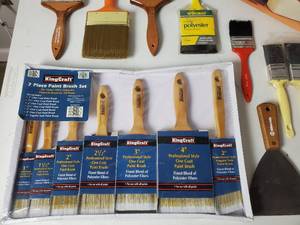 lot 38 image: Brand New Paint Brushes & Paint Sprayer