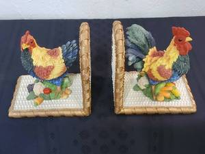lot 43 image: Pair of Roosters & Pair of Chicken Bookends