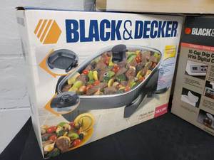 lot 49 image: Black & Decker Electric Skillet & Coffee Maker & Twin Ceramic Food Warmer (NEW)