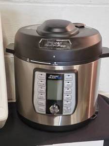 lot 61 image: The Ultimate Power Quick Pot Deluxe 8 qt