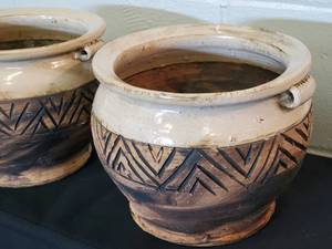 lot 59 image: Set of (3) Planters Pots