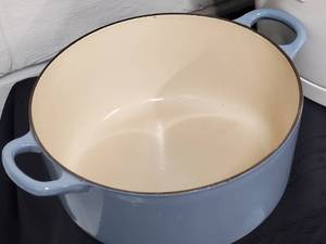 lot 87 image: Set of (2) LE CREUSET Cookware & RIVAL Crock Pot