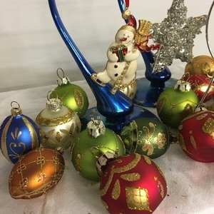 lot 197 image: Christmas Ornaments and Hangers