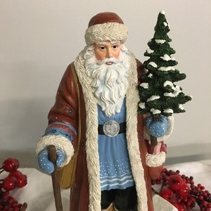 lot 208 image: Julenissen of Norway and Silent Night Santa Figurines by Pipka