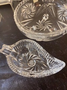lot 102 image: Startburst Patterned Cut Glass Pieces