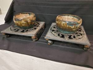 lot 151 image: Flower Planters Lot