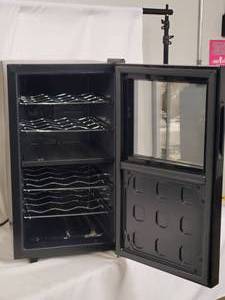 lot 120 image: Wine Enthusiast Touchsreen Refrigerator