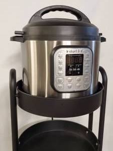 lot 121 image: Touch Key Instant Pot with Stand