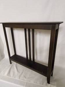 lot 133 image: Small Wooden Accent Table