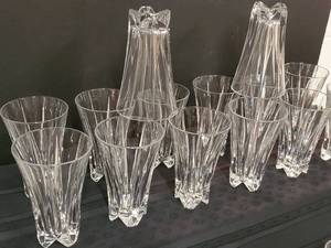 lot 135 image: Large Quality Made Glassware Set