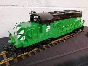 lot 1 image: Lionel G Gauge Large Scale Burlington Northern Diesel Engine 8-85003
