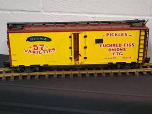 lot 5 image: Railway Express Agency 1 Gauge Large Scale Heinz Box Car 46204