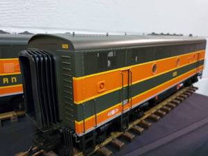 lot 24 image: USA Trains 1 Gauge Large Scale Great Northern F-3 AB UnitsR22262