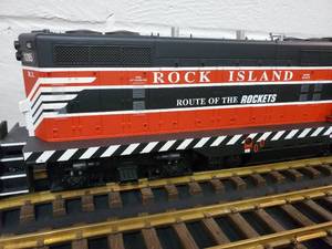 lot 31 image: USA Trains 1 Gauge Large Scale Rock Island GP-7 Diesel Engine R22121