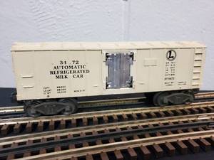 lot 44 image: Lionel O Operating Refrigerated Milk Car #3472