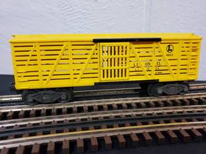 lot 46 image: Lionel O Yellow Livestock Car #6656