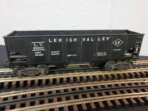 lot 48 image: Lionel O Lehigh Valley Hopper Car #6456