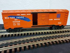 lot 52 image: Lionel Lines O Western Pacific Box Car #6464250