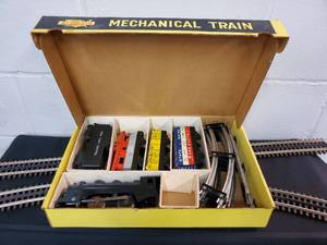 lot 57 image: Vintage Sears & Roebuck All-State Mechanical Train Set No.9512