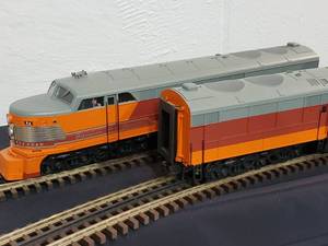 lot 61 image: Atlas 3- Rail O Milwaukee Road Olympian Hiawatha AA Diesel Engine Units
