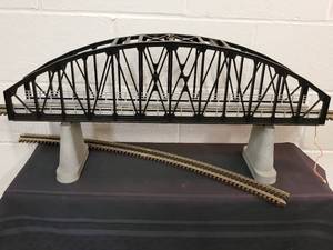 lot 58 image: MTH O Scale Train Accessory Bridge