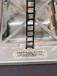 lot 64 image: American Flyer Bubbling Water Tower