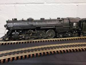 lot 69 image: Lionel 3-Rail New York Central 4-6-4 Steam Locomotive #733 with Tender