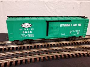 lot 70 image: Lionel O NewYork Central. Box Car 6-9826