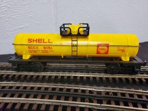 lot 75 image: Lionel O Shell Tanker Car 6-9151