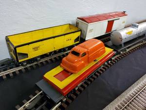 lot 129 image: Early (5) American Flyer O Scale Car Lot. Items  have no boxes.