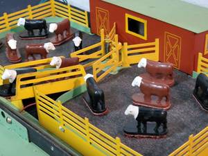 lot 138 image: Early American Flyer HO Scale Operating Cattle Loading Platform