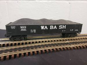 lot 84 image: Lionel O Wabash Gondola Covered Car #9820
