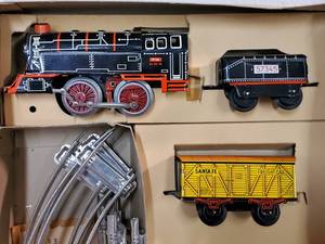 lot 146 image: Vintage Post War HWN O Scale Tin train set made in Western Germany
