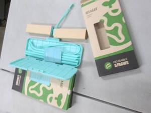 lot 20 image: 3 Sets Reusable Straws with Travel ...