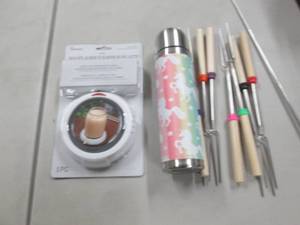 lot 22 image: Candle Plate, Telescoping Smores F...