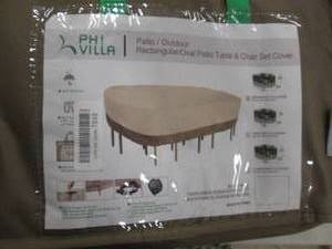 lot 264 image: Patio Table & Chair Cover...
